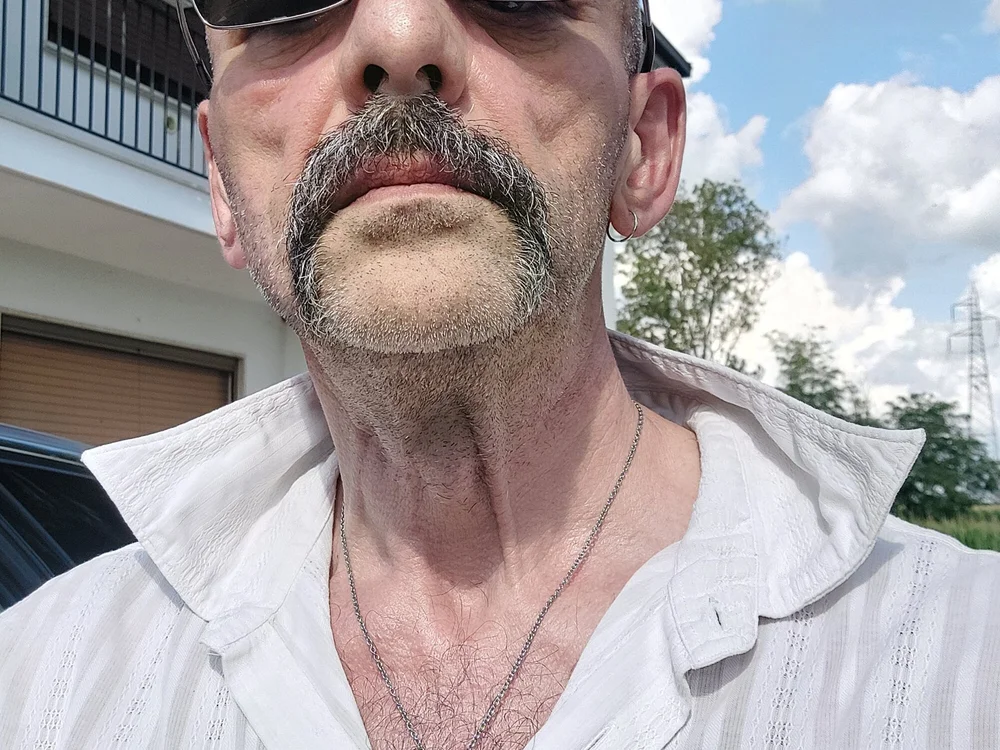 Davide1968's Offline Chat Room