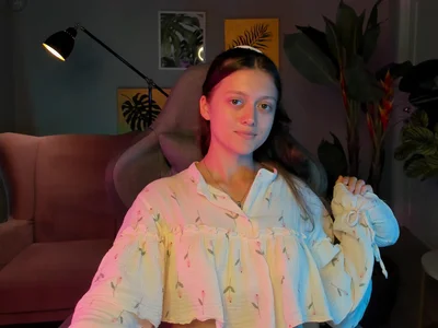 TunaHolli - Girl 