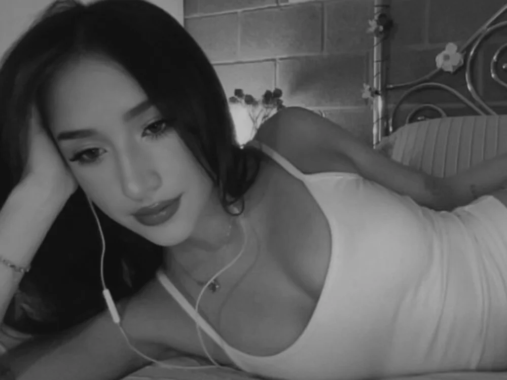 maddisonn's Offline Chat Room