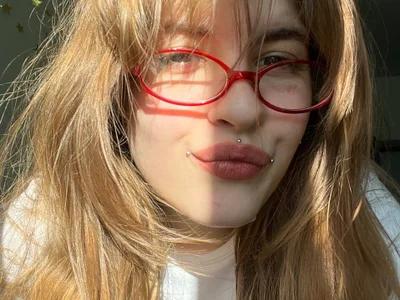 wet_eyyyelashes profile