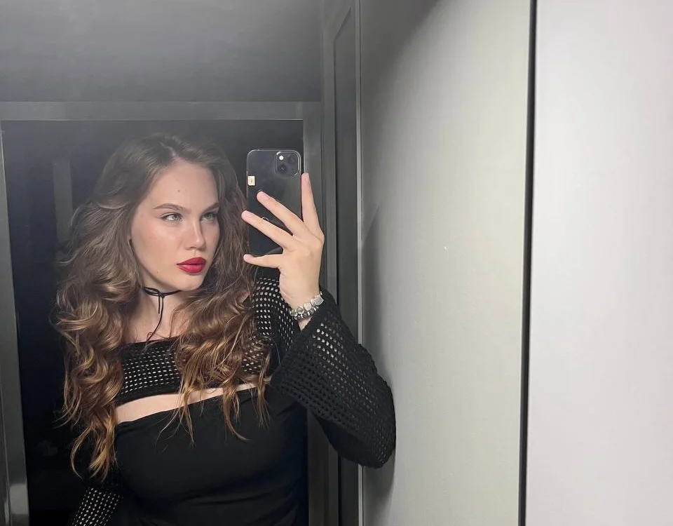 Ceris_Lepiss' Offline XXX Chat