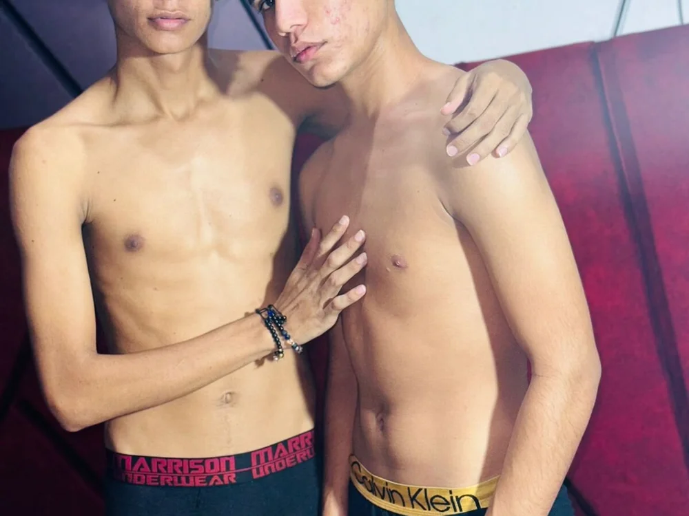 Nathan_and_boysexx's Offline XXX Chat