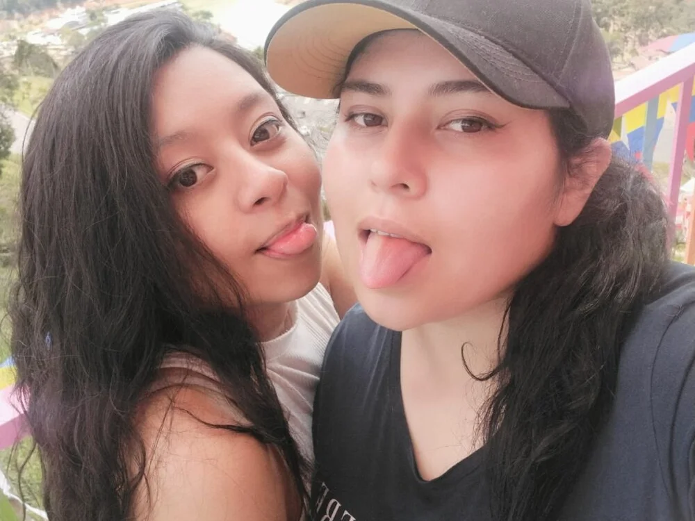 Chat XXX offline de Lincy_and_hanna