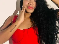 AsshleyCurly_'s Offline Chat Room