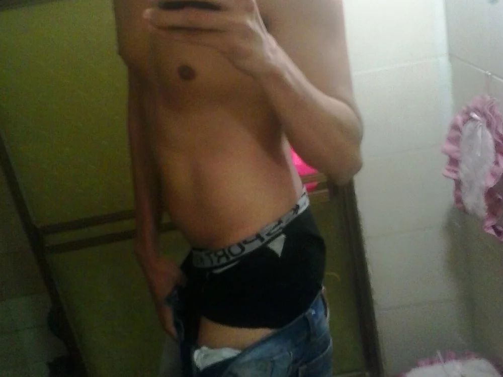Bradley_Reynoldss Offline XXX-chat