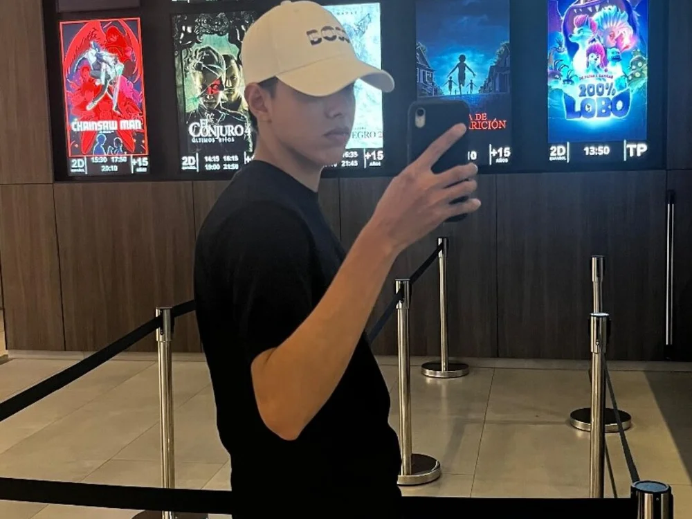 Francis_privv23 – Offline XXX chat