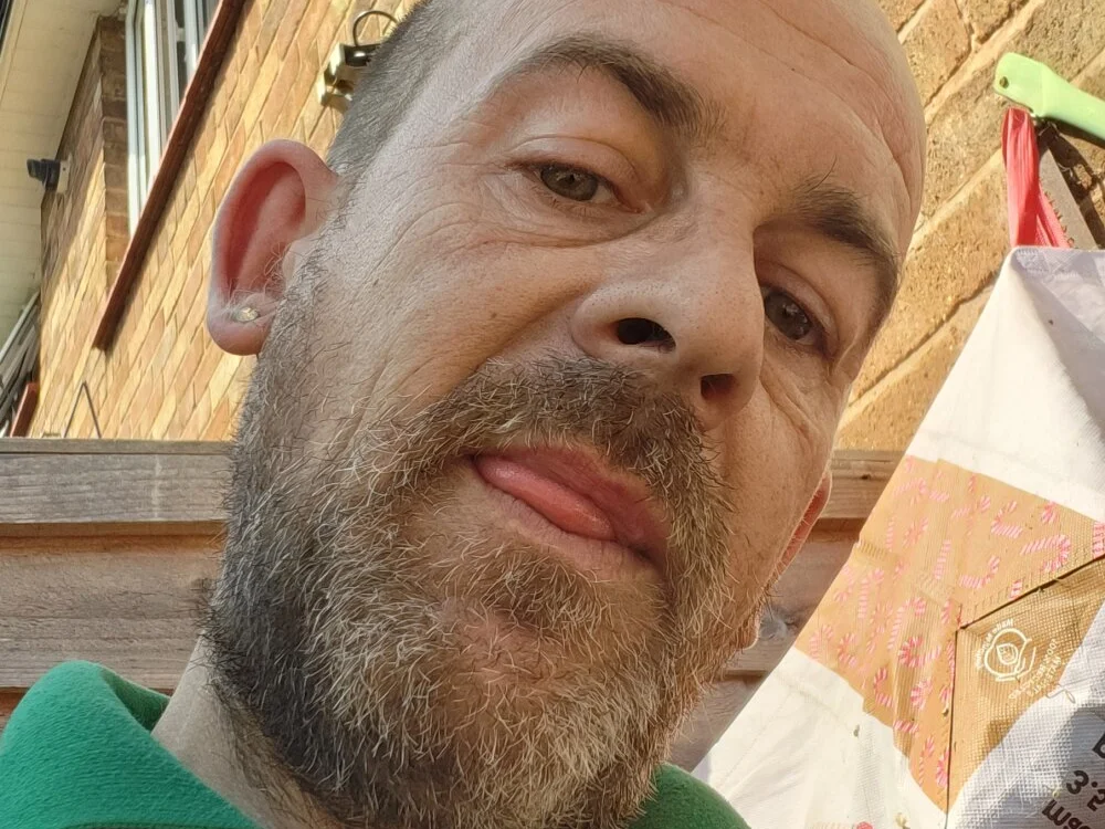 Baldlover82's Offline XXX Chat