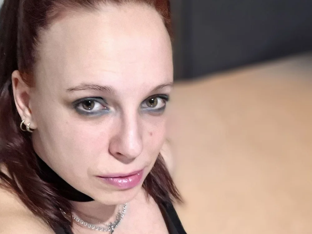 Lucia91's Offline Chat Room