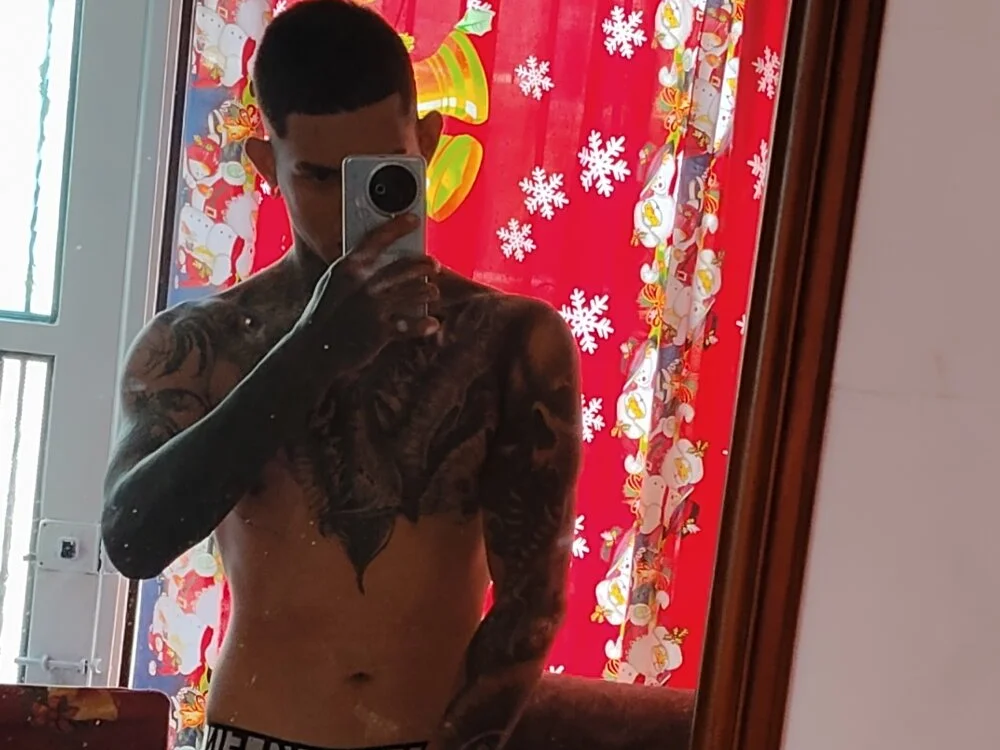 Travistanner_28n Offline XXX chat