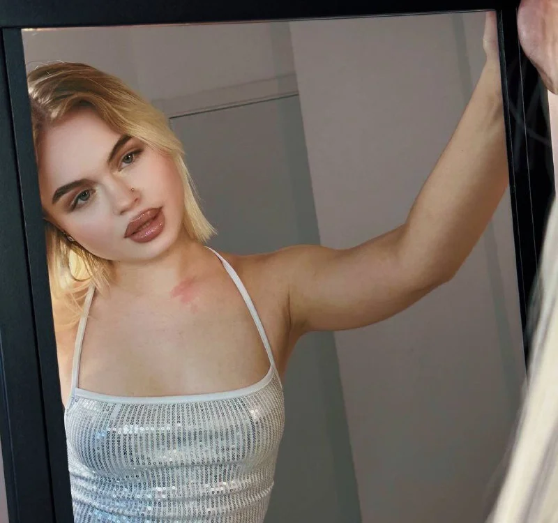 Chatroom XXX hors ligne de MilaFink