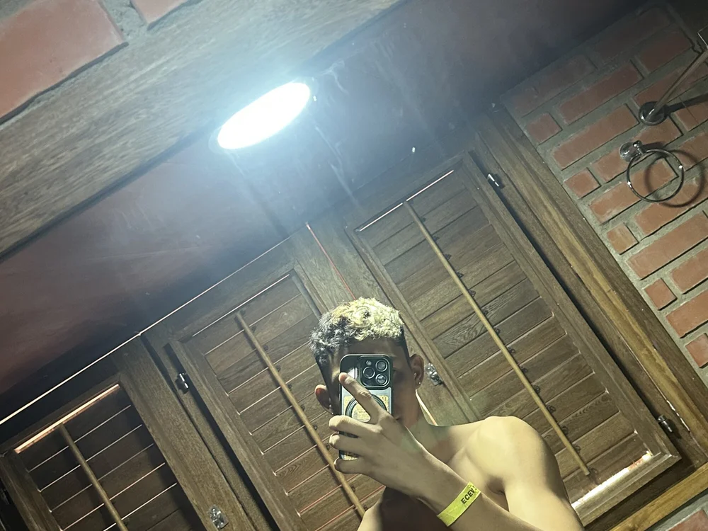 mastercum28 Offline XXX-Chat