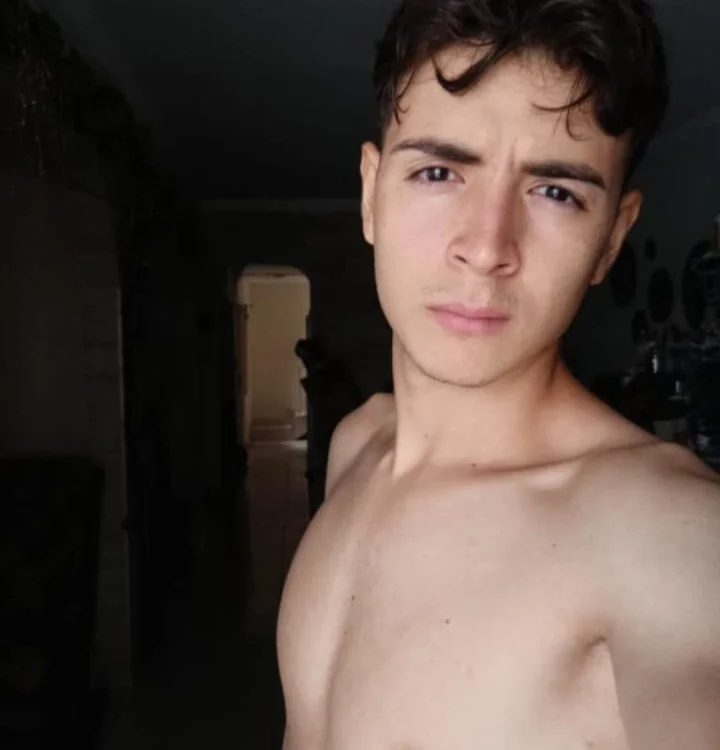 Lyon-Hot10's Offline XXX Chat