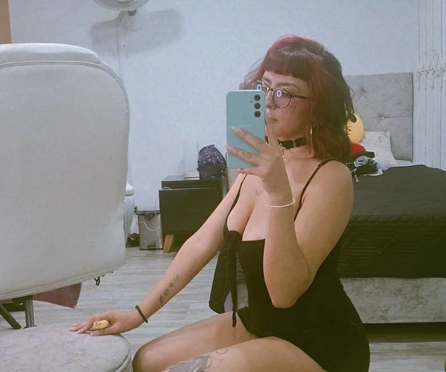 cute_hollywood: офлайн-секс-чат