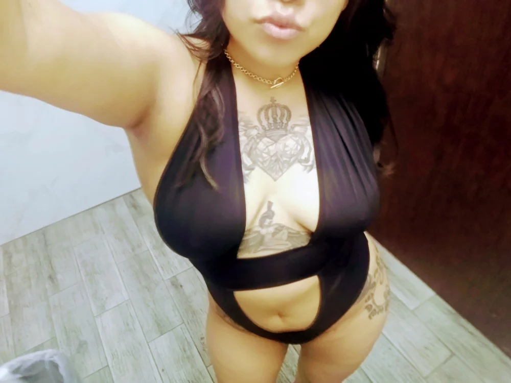 SweedaSkies22's Offline XXX Chat