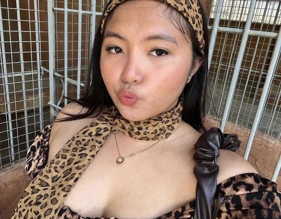 ChristineMeabon offline chatrum