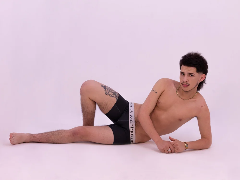 NathanFerrara___'s Offline XXX Chat