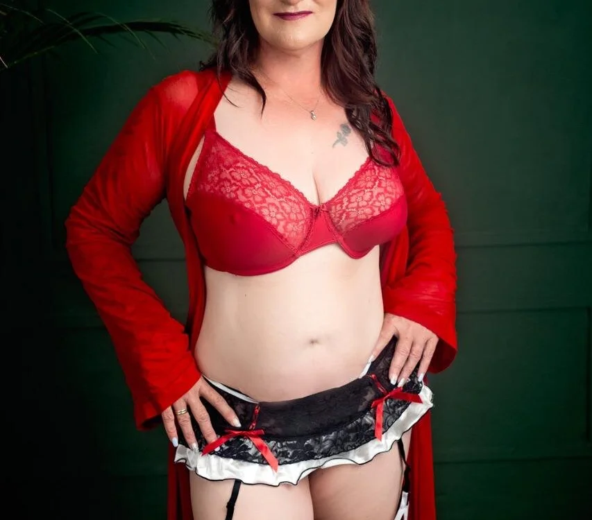 Naughty_Milf_SamiXX's most recent online preview