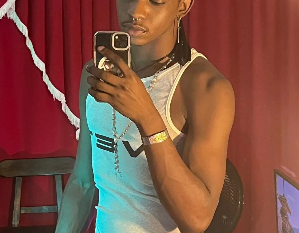 TaylerConda Offline XXX-chat