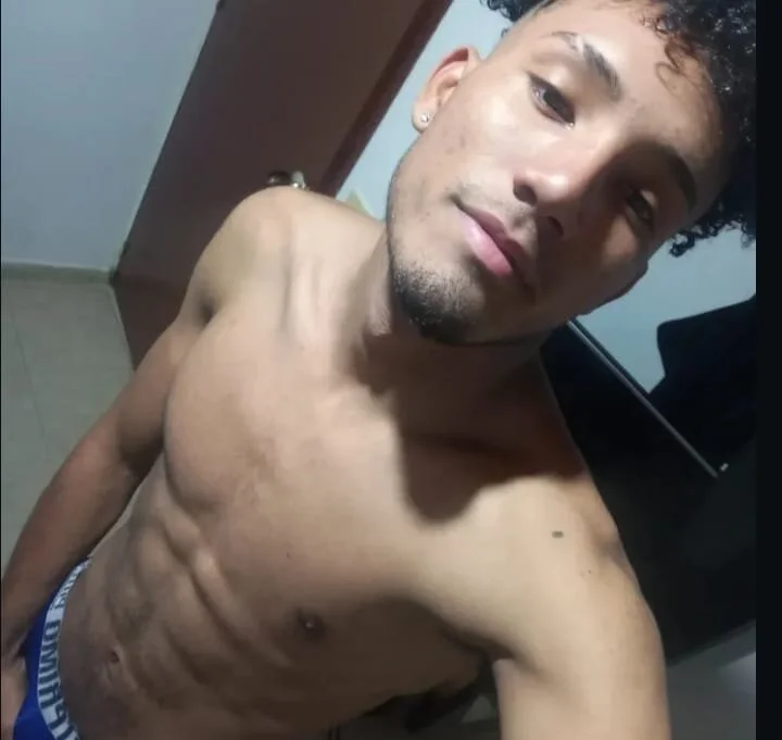 ADRIEL__VEGA's Offline Chat Room