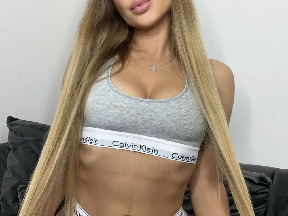 bellablazez's Offline Chat Room