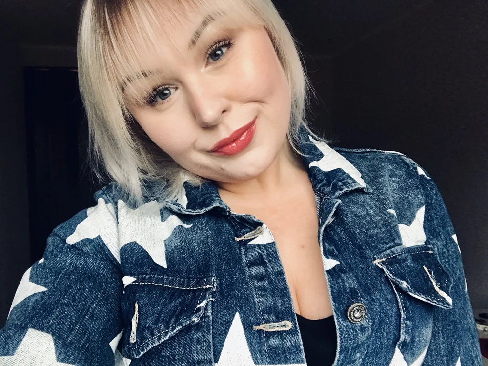 PERFECTlottie's Offline Chat Room