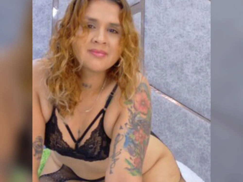 Maddison_Walker Offline XXX-Chat