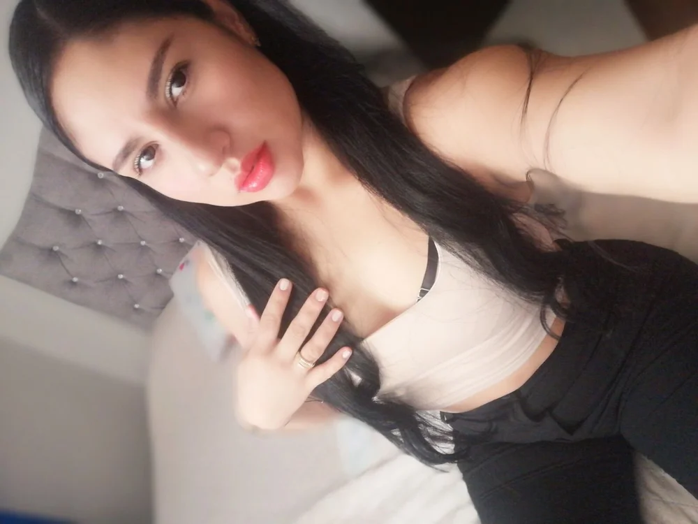 Bellaa_Hadiid offline chatrum