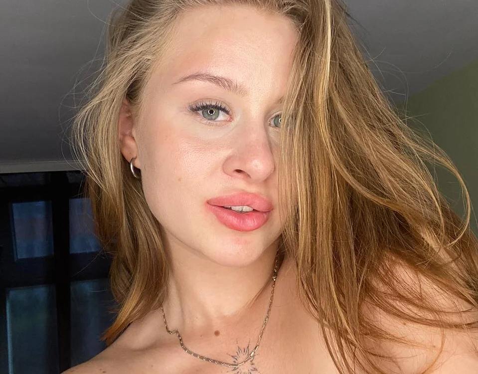 miss_sofia___'s Offline Chat Room