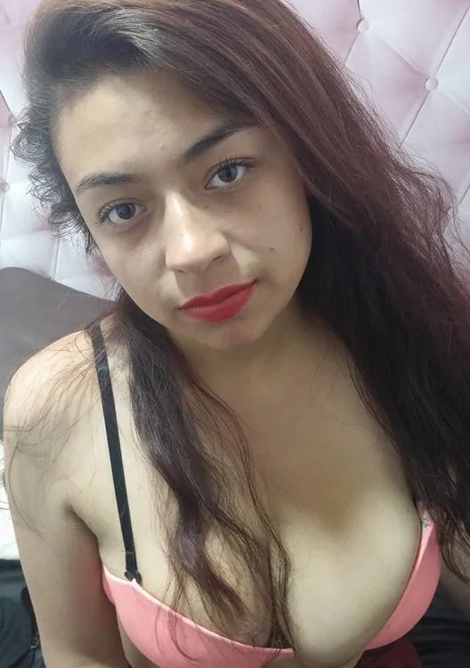 manuela_candy's Offline XXX Chat