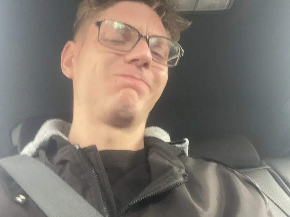 Niesmialyy Chat XXX Ngoại tuyến