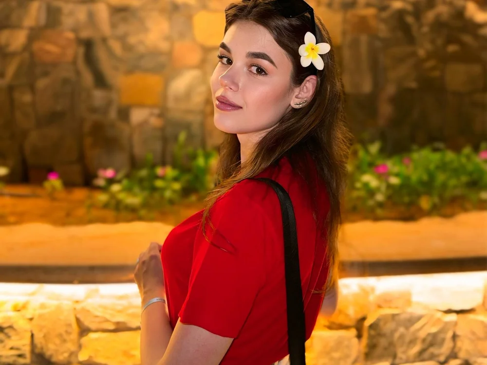 FloriaHardie offline chatrum