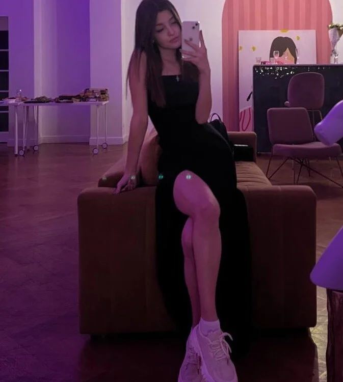 AnitaThomas' Offline Chat Room