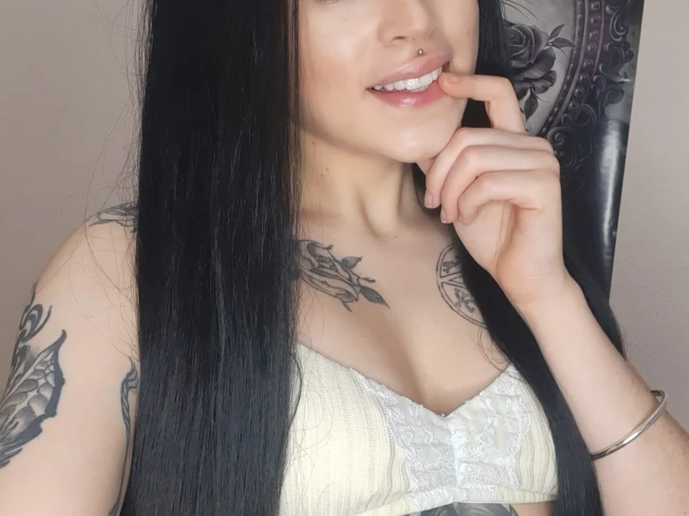 catmeicam's Offline Chat Room