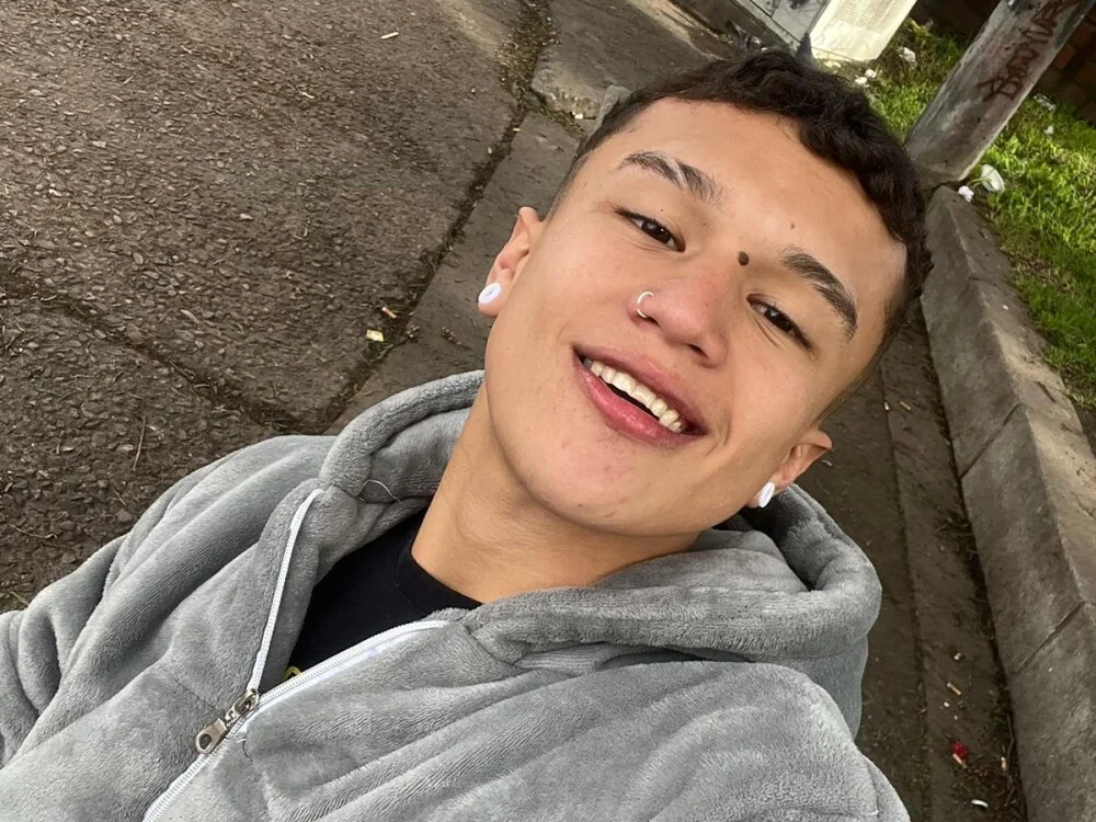 Dominik_Souza Chat XXX Ngoại tuyến