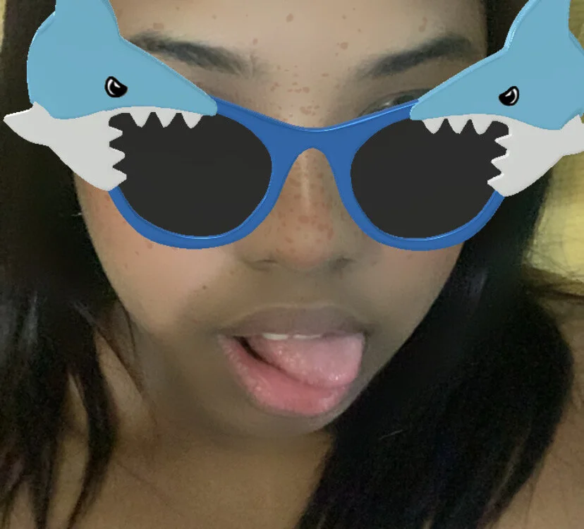 prettinhasafada's Offline Chat Room