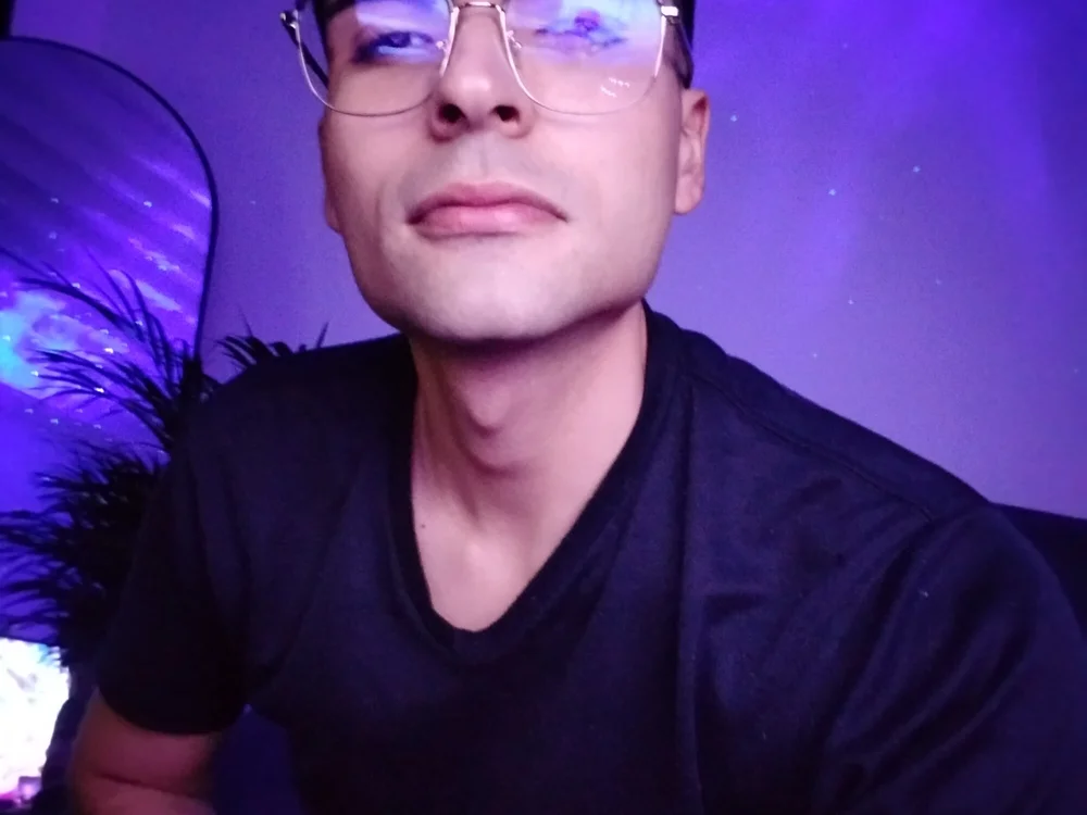 dfierro0's Offline Chat Room