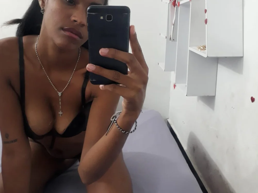 alexxa_gomez's Offline XXX Chat