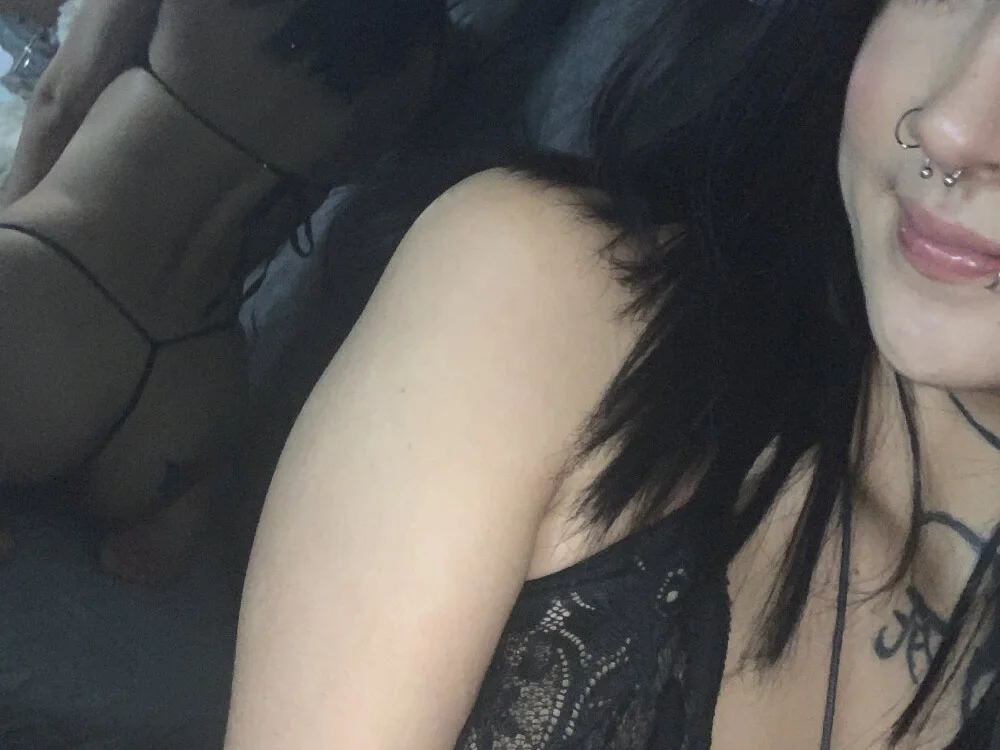 yulianademond66 Obrolan XXX Offline