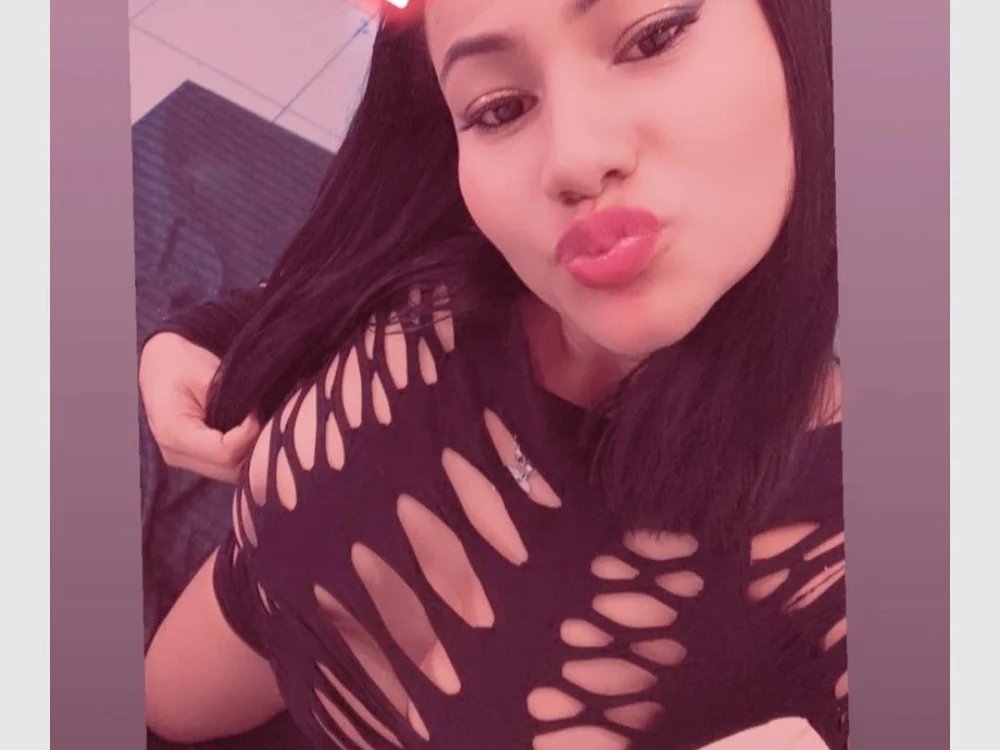 Ashleey_Ross' Offline Chat Room