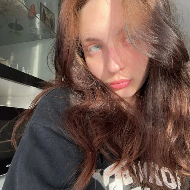 LianaDiyaz's Offline XXX Chat