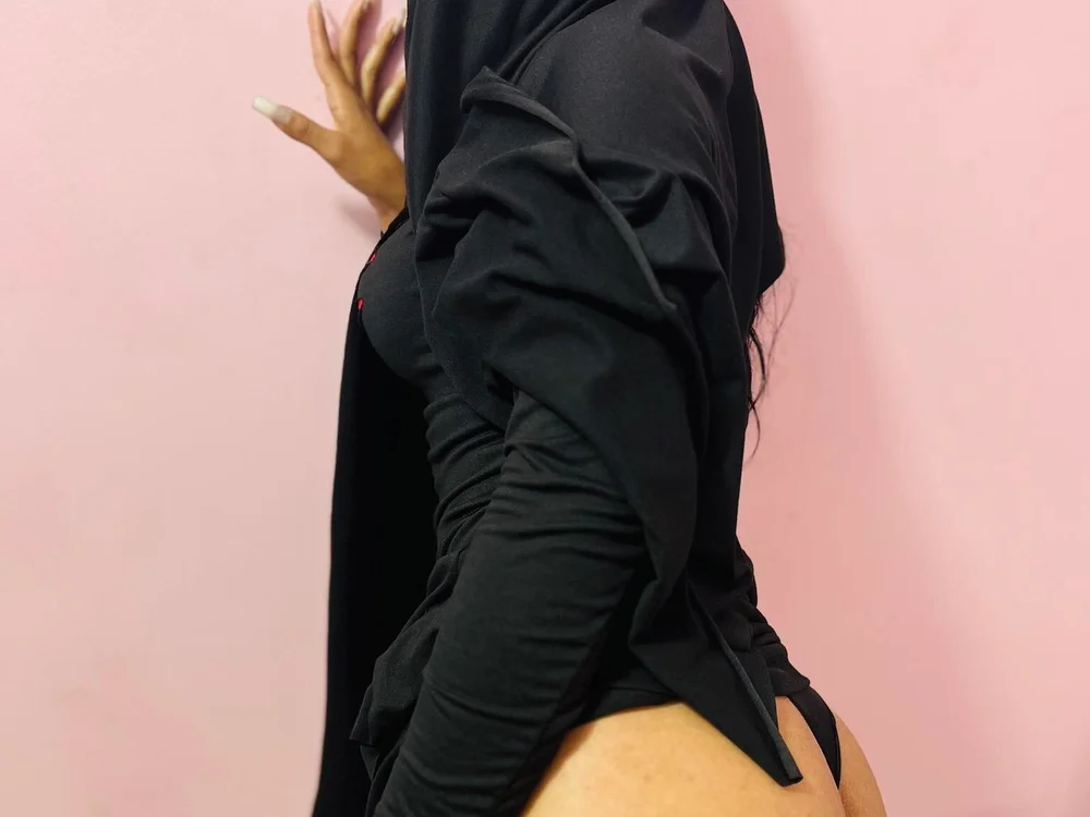 sharina_'s Offline Chat Room