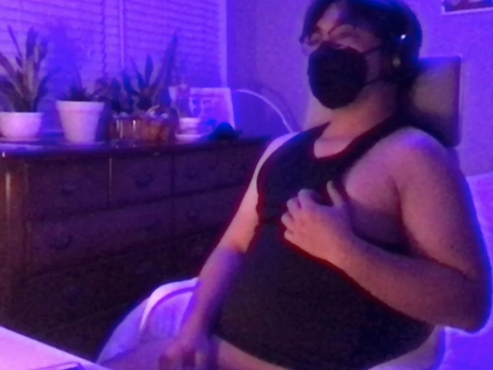 bluesgreen124's Offline Chat Room
