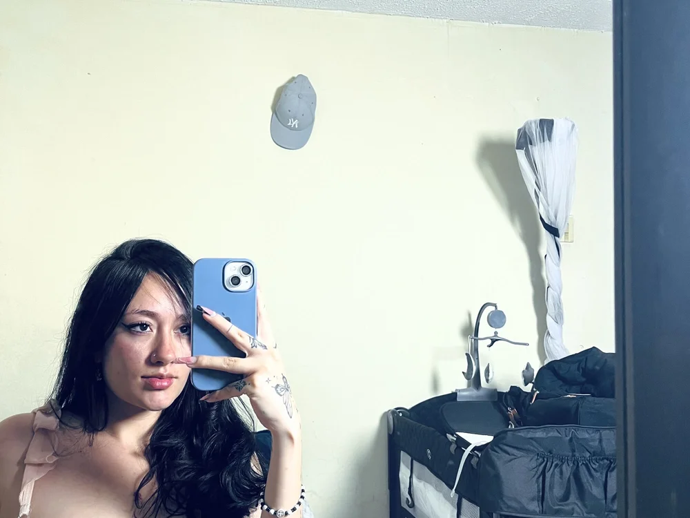 carol_daniela's Offline Chat Room