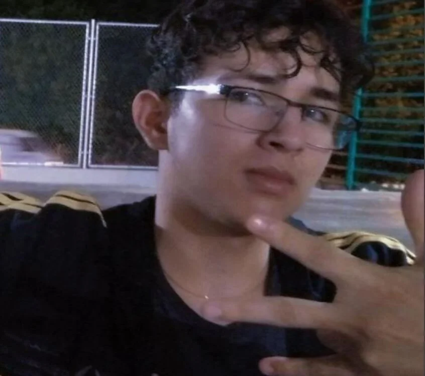 ethan_bass offline chatrum