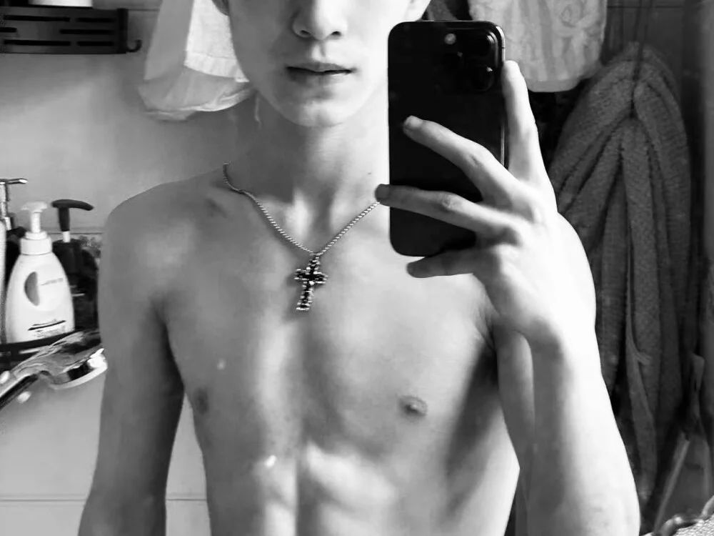 linger2563's Offline XXX Chat