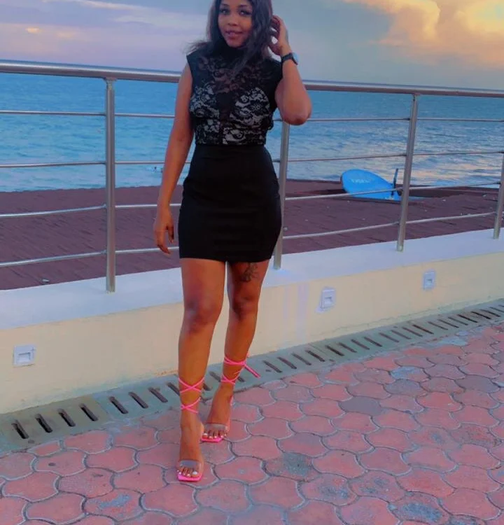 Brownebony254 Adlı Modelin Çevrimdışı XXX Sohbeti