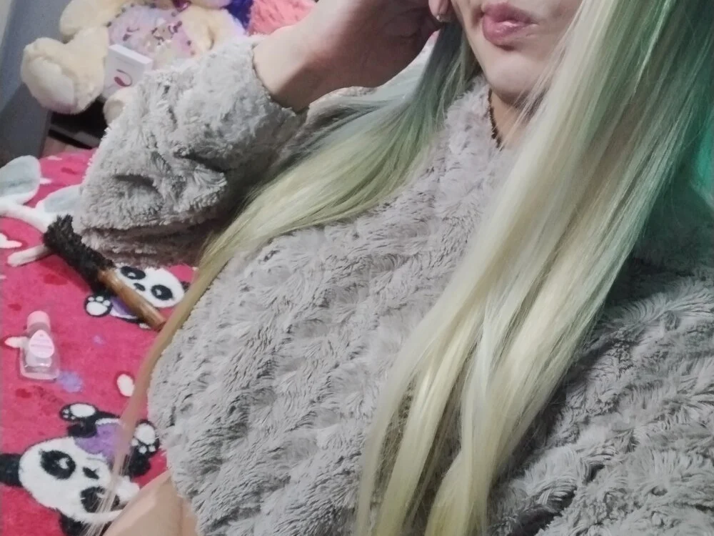 Tiffanny_bunny97 Offline XXX-chat