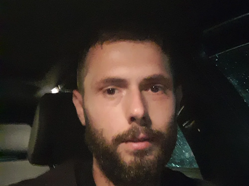 hezon656's Offline Chat Room