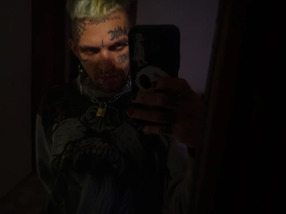 suicedboy666 offline XXX-chatje