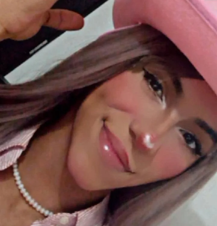 Isabella-Pitts offline chatrum